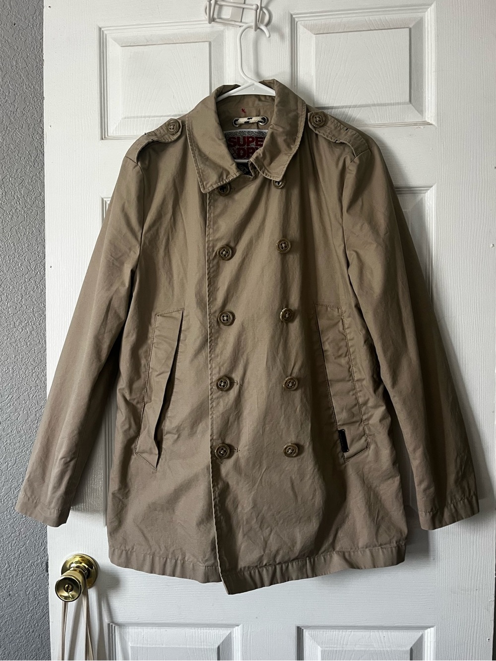 Superdry Men's Double-Breasted Trench Coat in Beige/khaki